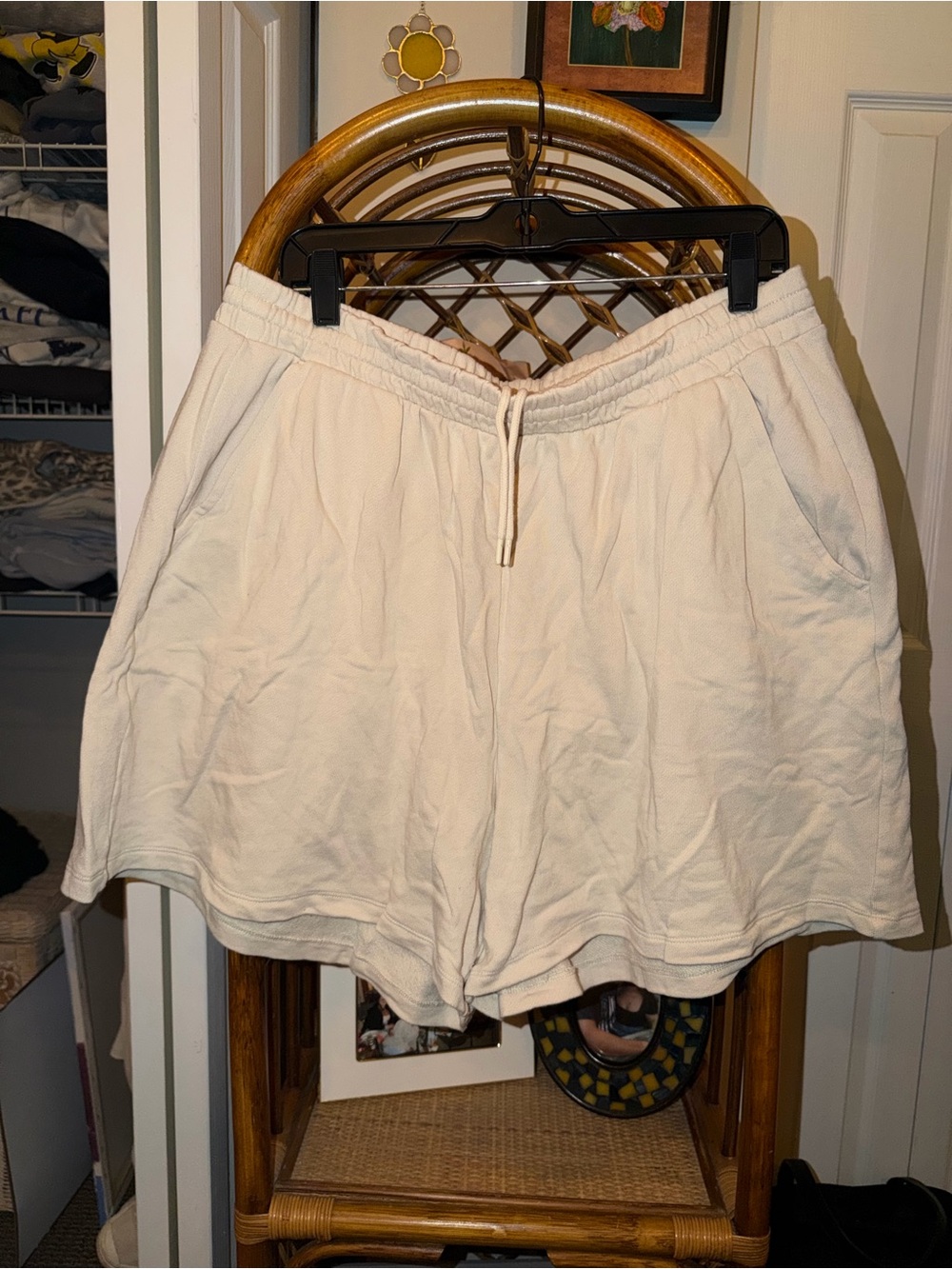 Old Navy Cream Elastic Waist Athletic Lounge Shorts